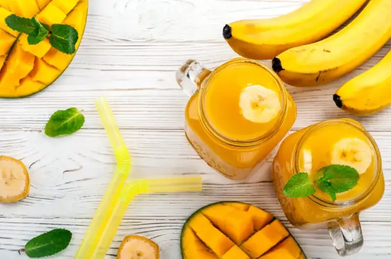 Szybki i pyszny koktajl z mango i banana, który pokochasz