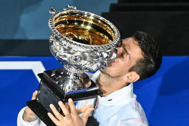 Czy puchar Australian Open jest przechodni? Odkryj prawdę o trofeum