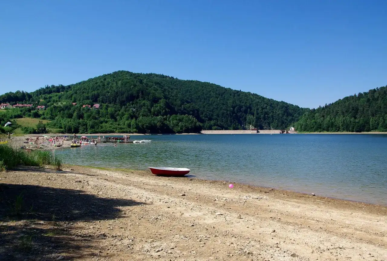 Jezioro Klimkowskie: Atrakcje, historia i sekrety Beskidu Niskiego