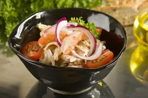 Najlepsze sałatki do krewetek – proste i wyrafinowane przepisy na każdą okazję