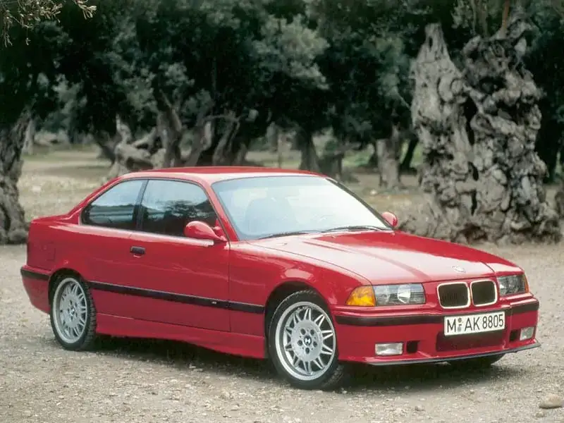 BMW M3 E36 - ikona motoryzacji, osiągi, historia i wartość na rynku.