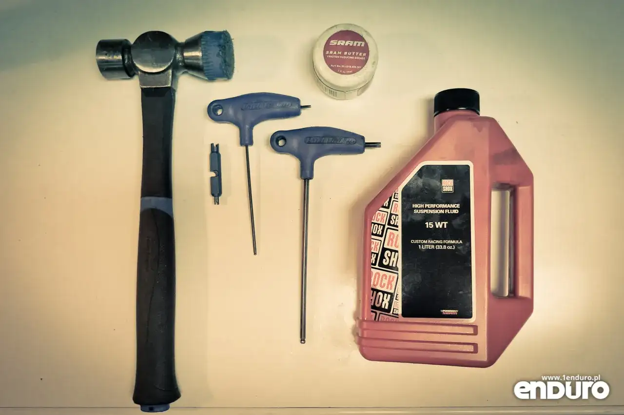 Serwis amortyzatora rowerowego: Zrób to sam, krok po kroku!