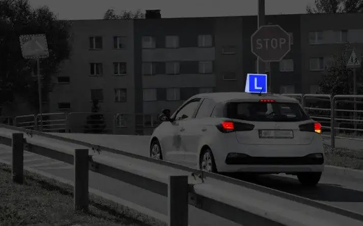 Zjawisko Purkiniego - dlaczego czerwone światła są niewidoczne po zmroku?