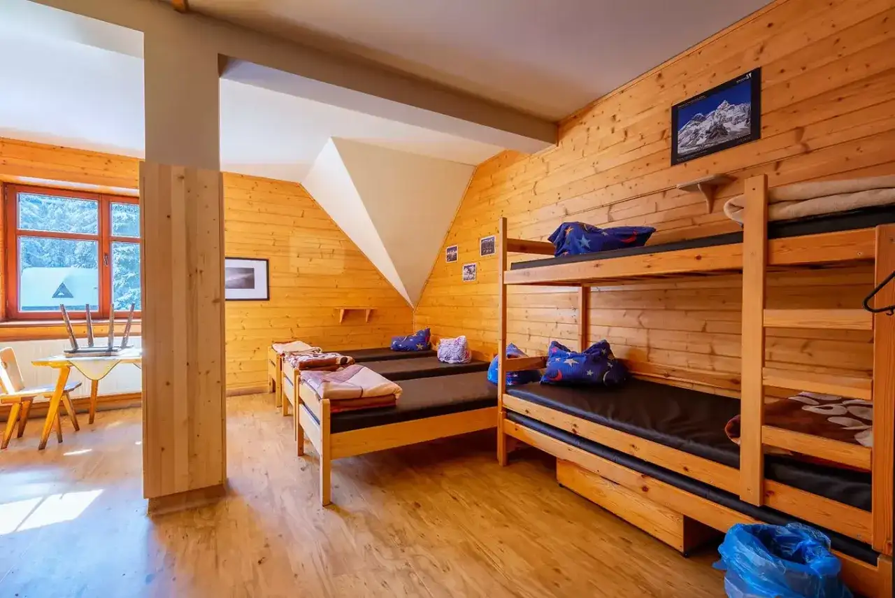 Noclegi Babia Góra: Schronisko, pensjonat czy agroturystyka? Wybierz idealny!