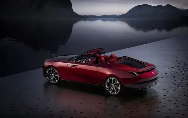 Jaki jest najdroższy samochód na świecie? Rolls-Royce La Rose Noire 2025