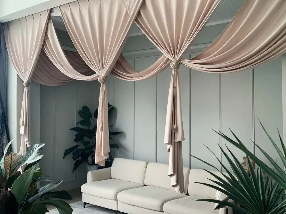 Jak upiąć woal na karniszu, aby uzyskać elegancki efekt bez wysiłku