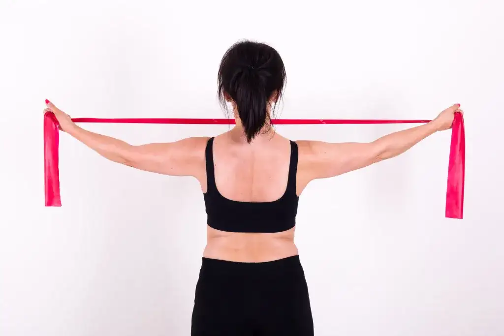 Jak rozciągać barki, aby uniknąć bólu i poprawić ruchomość