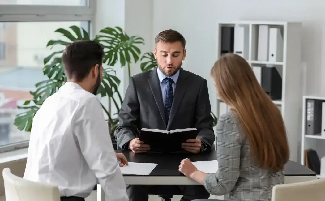 Jak długo czeka się na rozprawę rozwodową? Sprawdź, co wpływa na czas oczekiwania