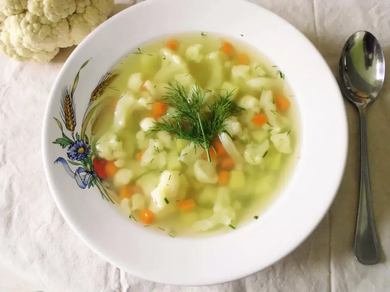 Jak zrobić zupę kalafiorową, aby była smaczna i prosta w przygotowaniu