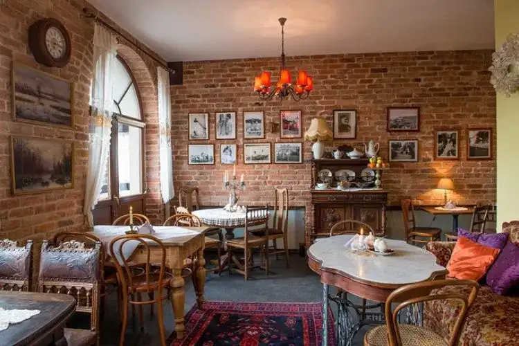 Gdzie zjeść w Kazimierzu? Odkryj najlepsze restauracje i smaki