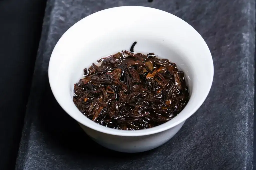 Fusy z herbaty dla jakich roślin? Odkryj ich niezwykłe zalety