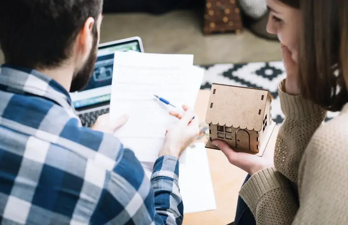 Kupno domu na licytacji komorniczej – okazja, której nie warto przegapić