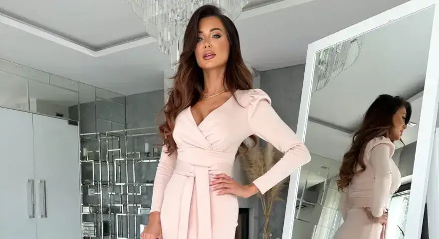 Co na sukienkę do kościoła - eleganckie i skromne propozycje