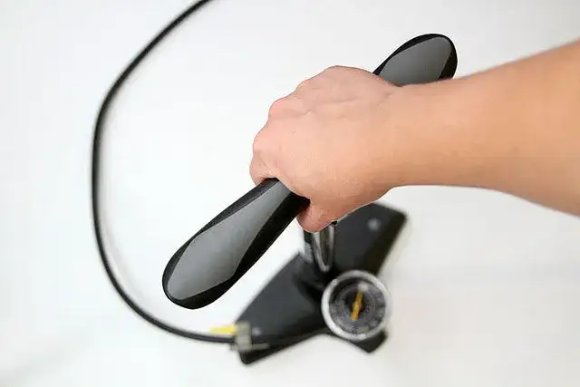 Jakie ciśnienie w kołach od roweru, aby uniknąć nieprzyjemności?