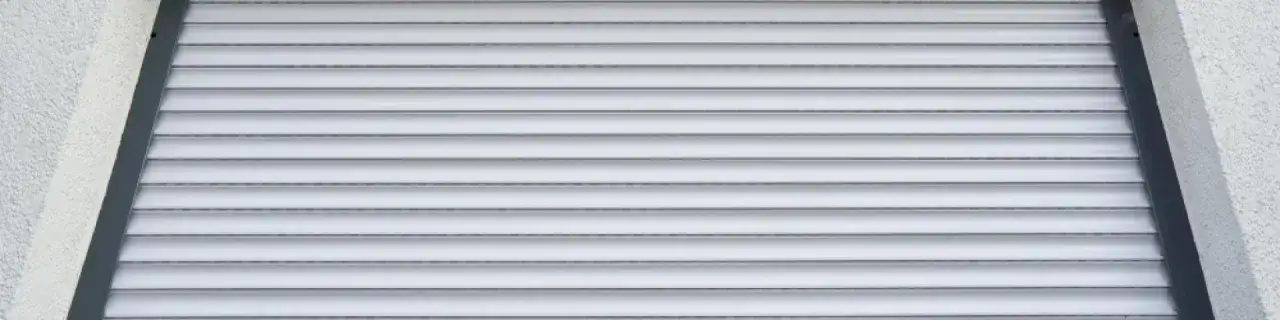 Jak opuścić rolety zewnętrzne ręcznie – proste sposoby na trudności