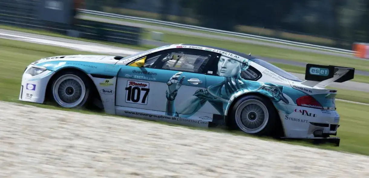 Marketing motorsportu i hazardu: co pokazuje Poland Bonuses Finder