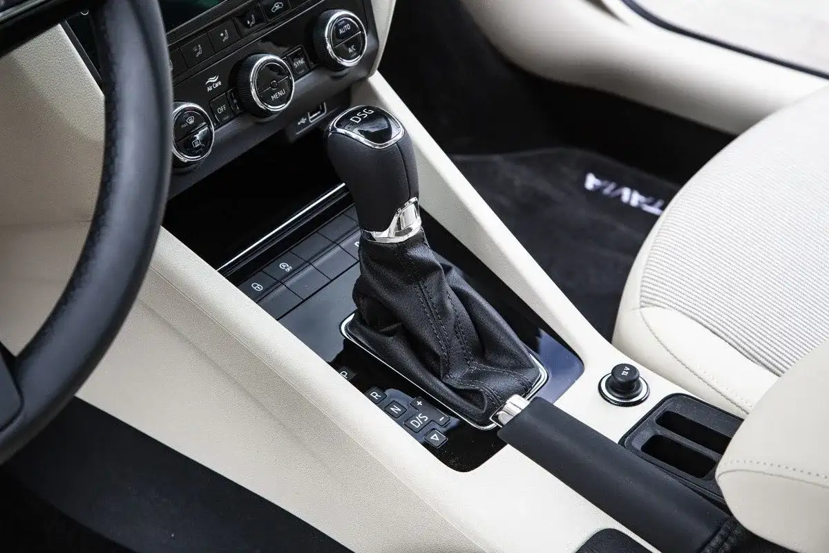 Czy skrzynia automatyczna DSG jest dobra? Zalety oraz Wady Systemu