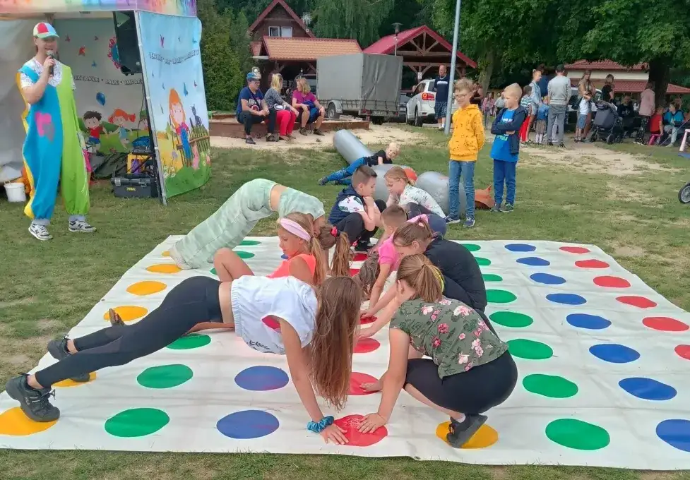 Najlepsze zabawy na festyn dla dzieci: 15 pomysłów na radosne chwile