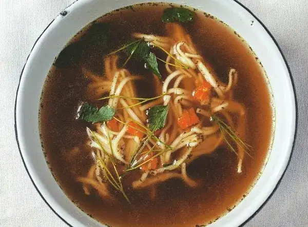 Jak zrobić rosół wegetariański, który zachwyci smakiem i zdrowiem