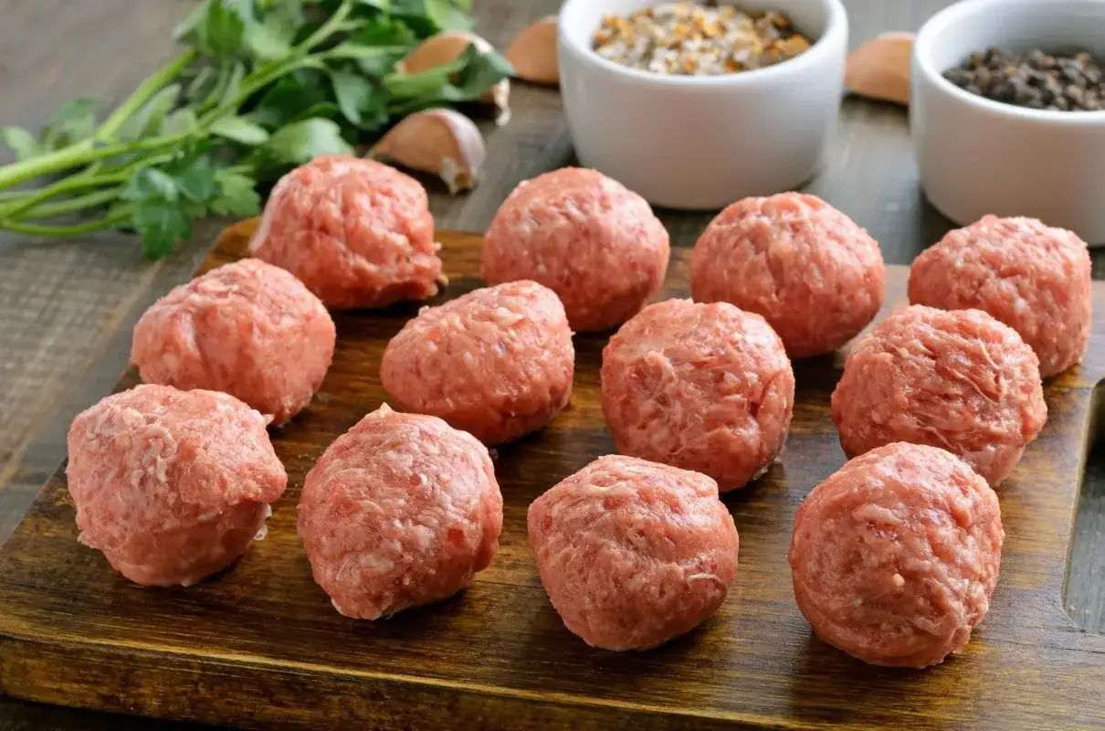 Jakie przyprawy do mięsa mielonego wieprzowego, aby zachwycić smakiem