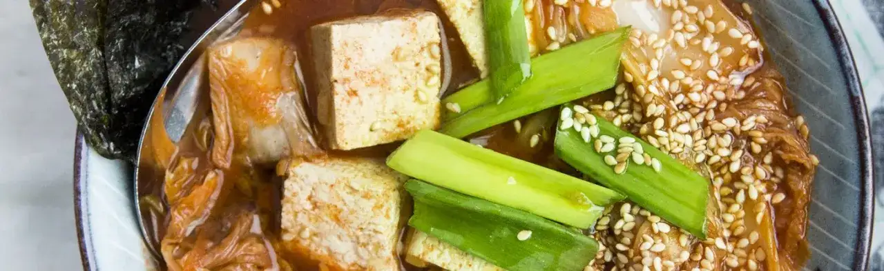 Zupa kimchi: jak przygotować zdrową i pyszną potrawę koreańską
