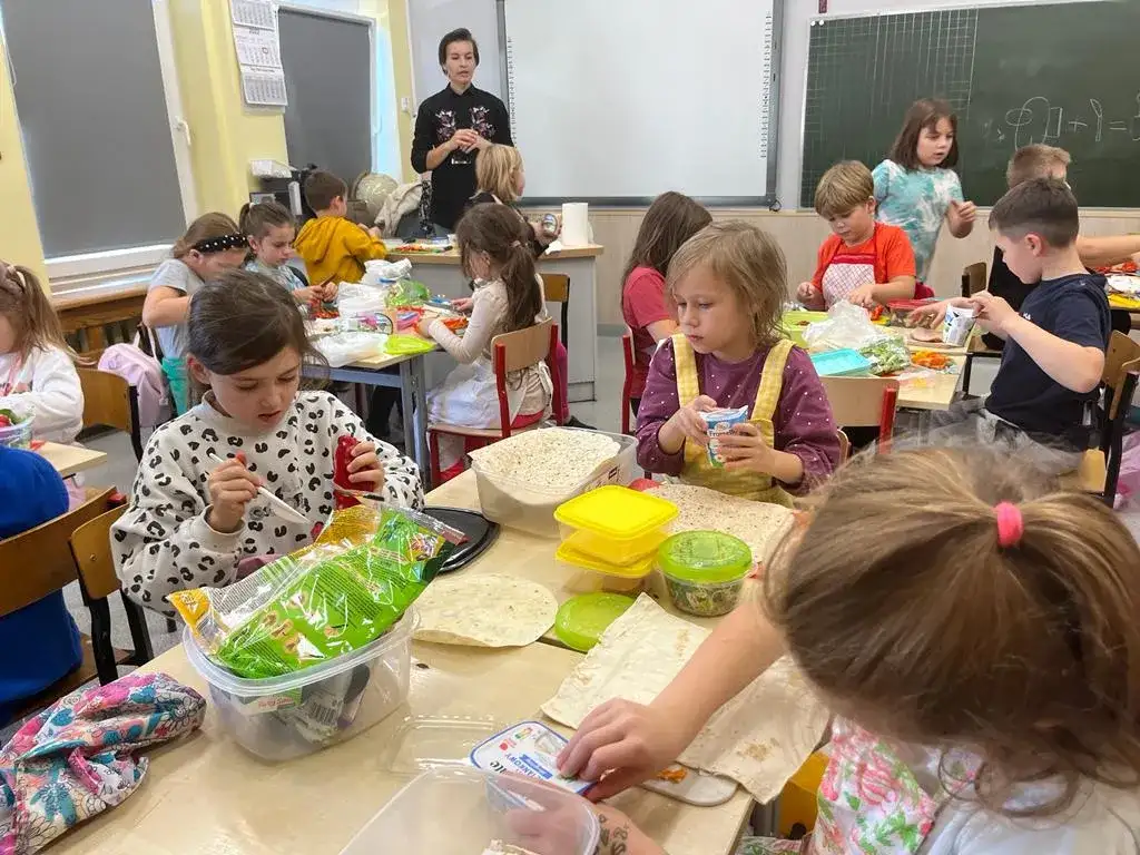 Zajęcia kulinarne zeszyt tematyczny z ćwiczeniami dla ucznia – co warto wiedzieć?