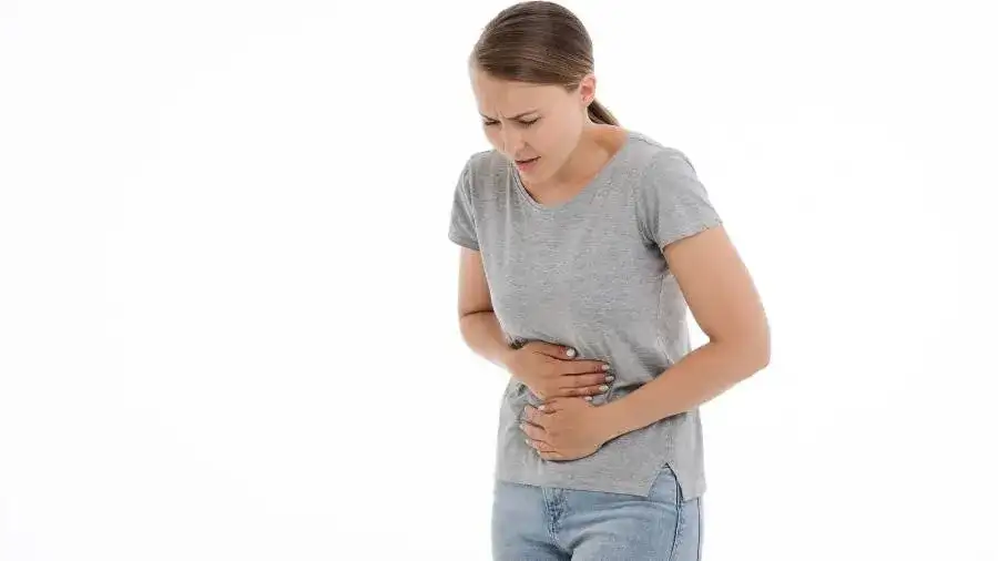 Skutki uboczne przedawkowania witaminy C – objawy, ryzyko i dawki