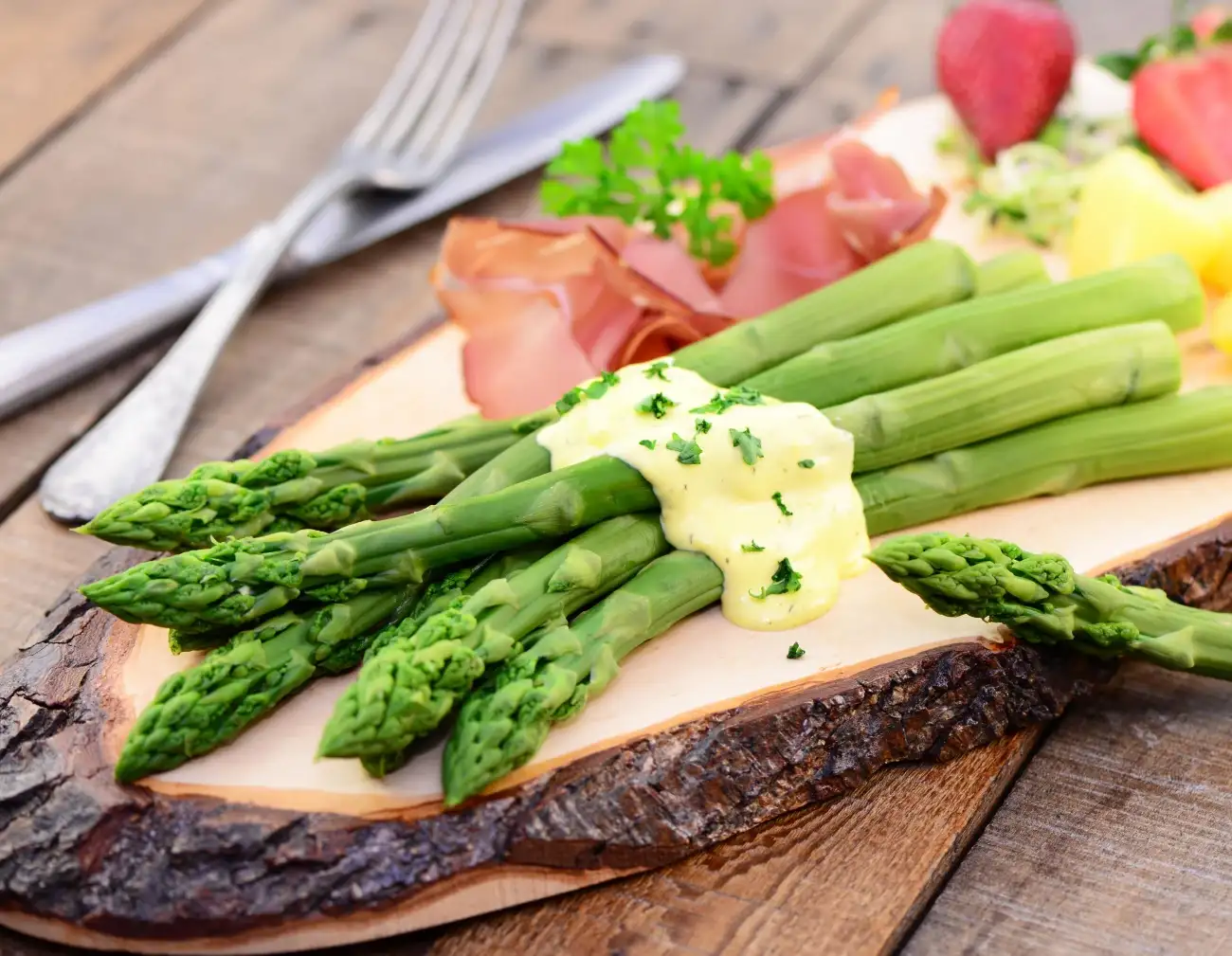 Jak smakują szparagi? Odpowiadamy na najczęstsze pytania!