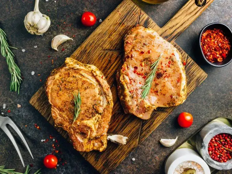 Pyszne obiady ze schabu w plastrach: szybkie i proste przepisy dla całej rodziny