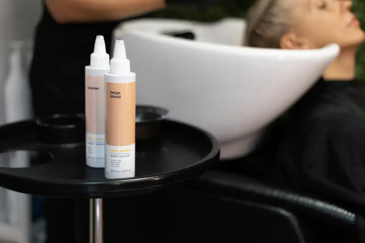 Czy szamponetka się zmywa? Poznaj prawdę o trwałości koloru