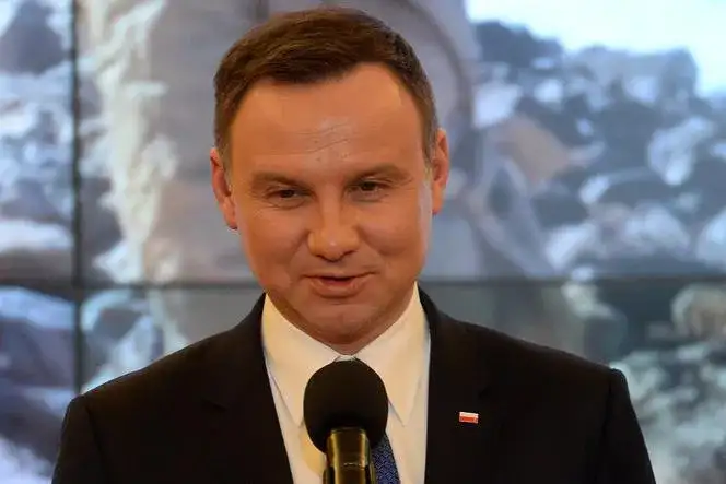 Oblicz wiek Andrzeja Dudy - ile lat ma prezydent Polski w 2025 roku?