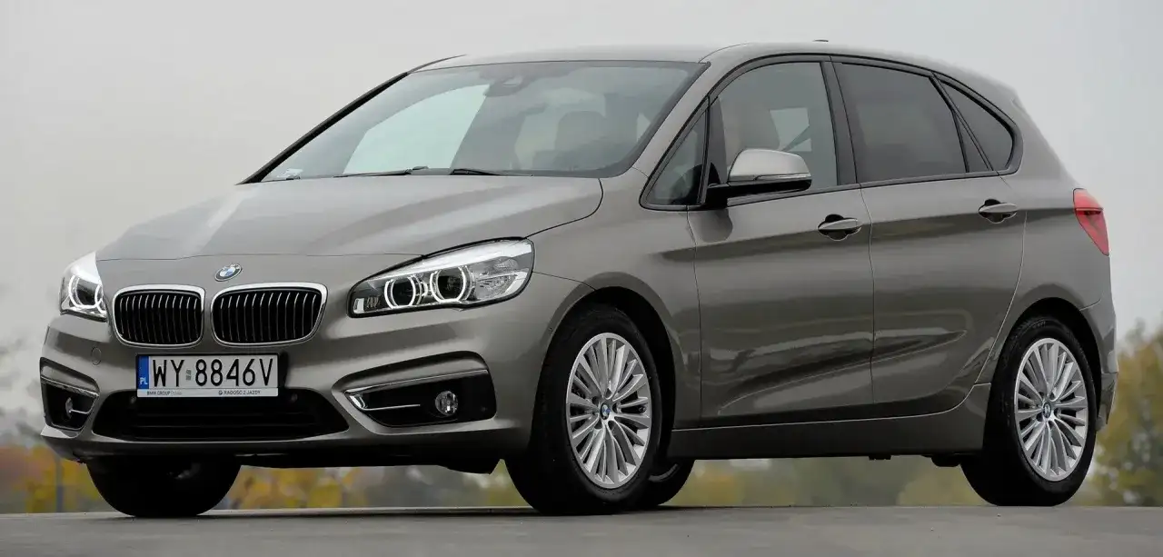 BMW Active Tourer - nowoczesny minivan łączący komfort z technologią