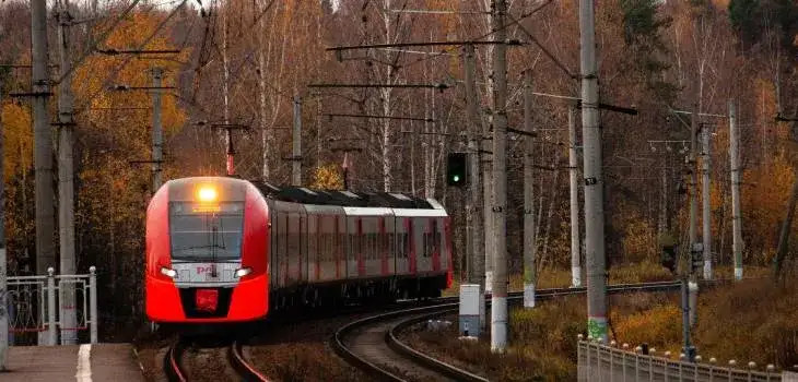 Jak zostać maszynistą pociągu? Odkryj wymagania i szkolenie krok po kroku