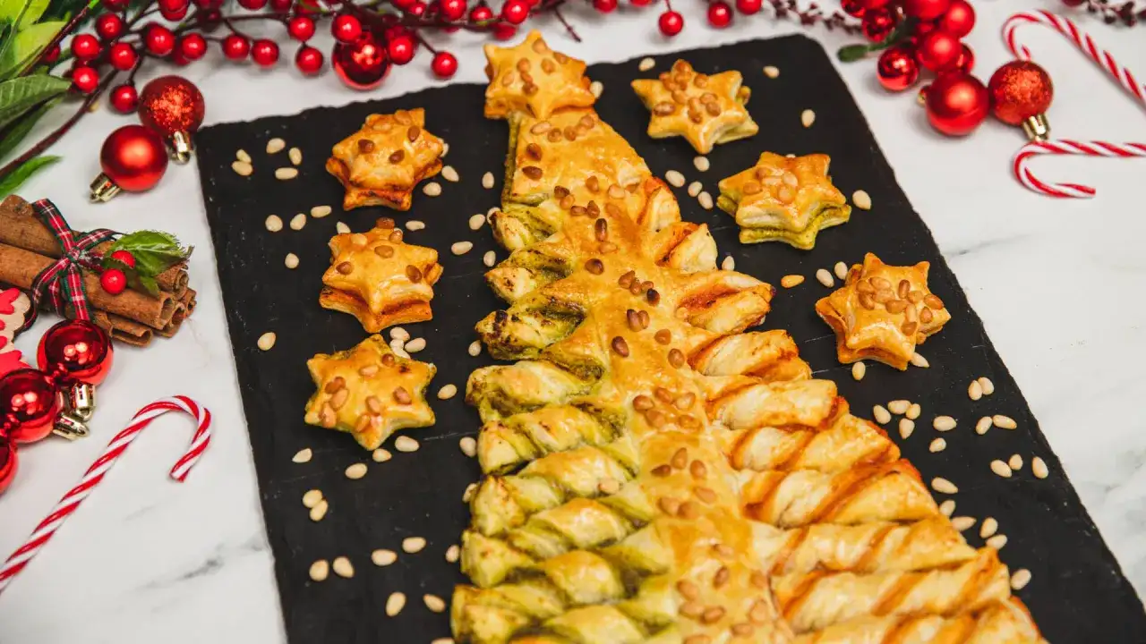 Świąteczna choinka z ciasta francuskiego. Łatwy i efektowny przepis krok po kroku