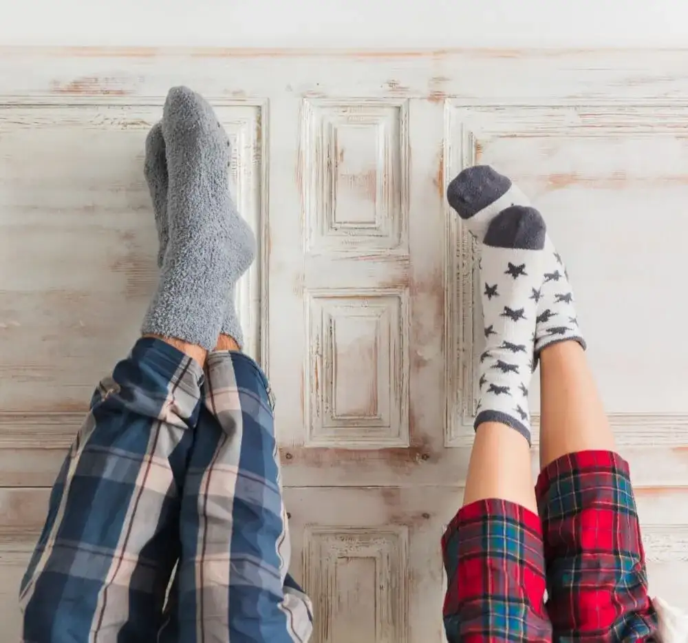 Skarpetki bawełniane czy bambusowe: co wybrać dla komfortu i trwałości?