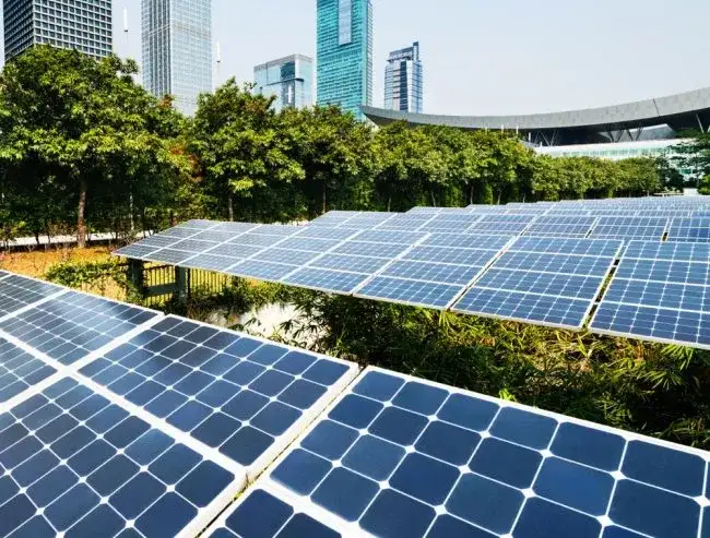 Do czego służy fotowoltaika? Poznaj korzyści i działanie systemów