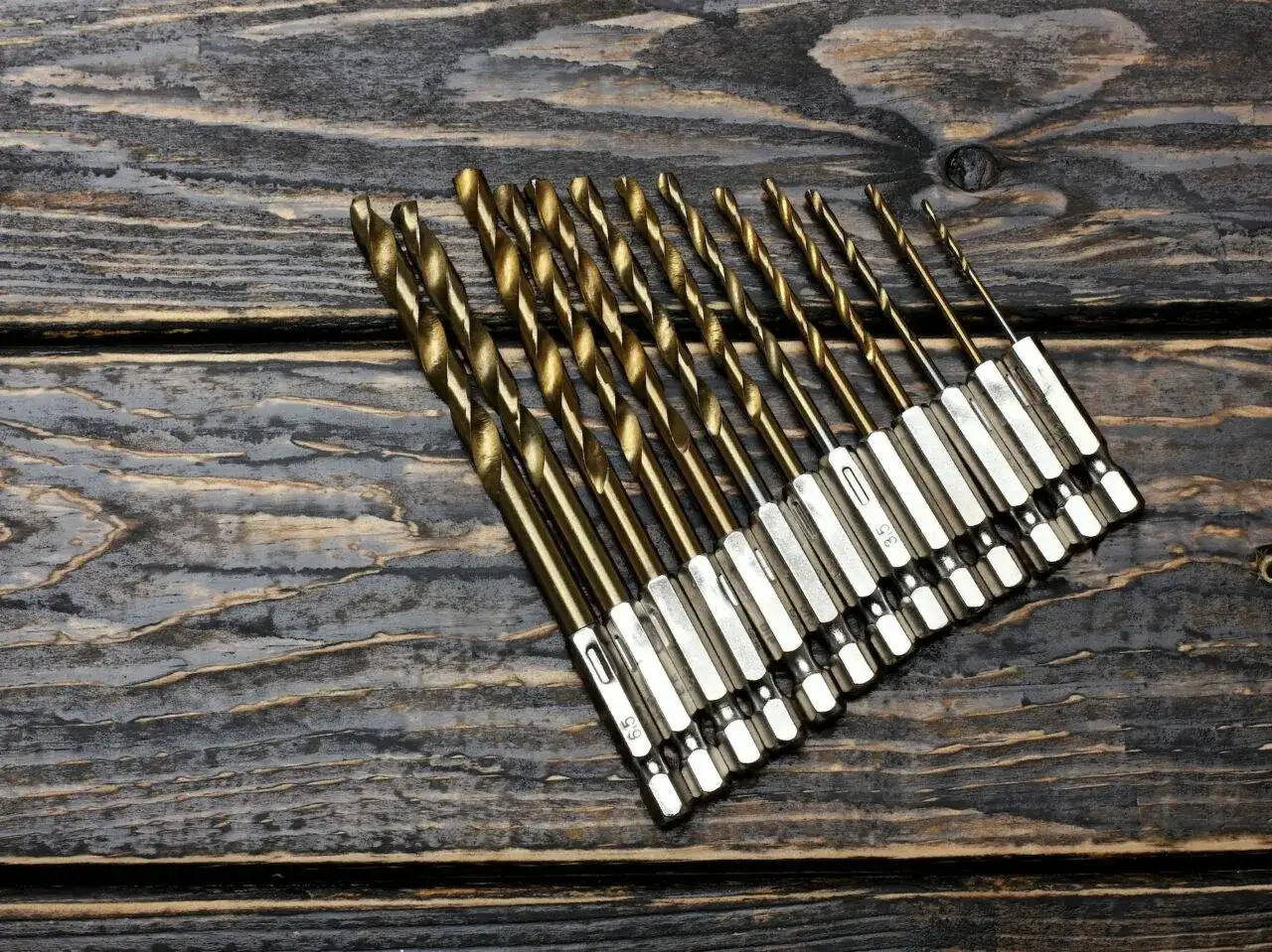 Jakie wiertło do kołka 10x50? Uniknij błędów przy montażu