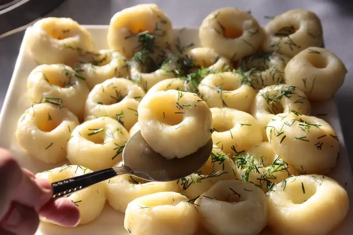 Kluski kładzione z czym podawać – najlepsze połączenia smakowe