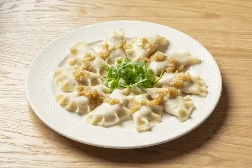 Ile kalorii mają pierogi ruskie? Zaskakujące różnice w wartościach!