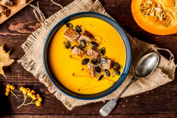 Czym doprawić zupę dyniową, aby uzyskać idealny smak i aromat