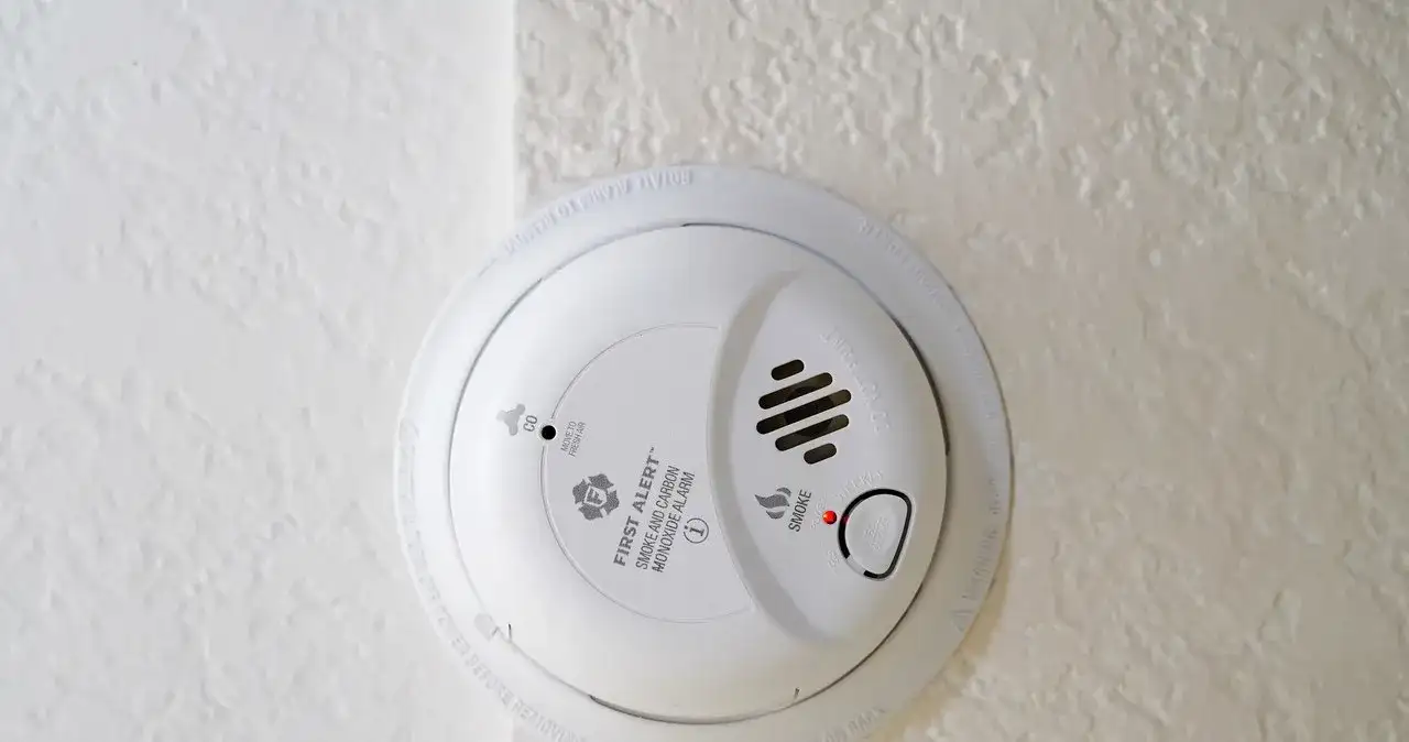 Czujnik czadu i gazu gdzie montować, aby uniknąć zagrożeń w domu