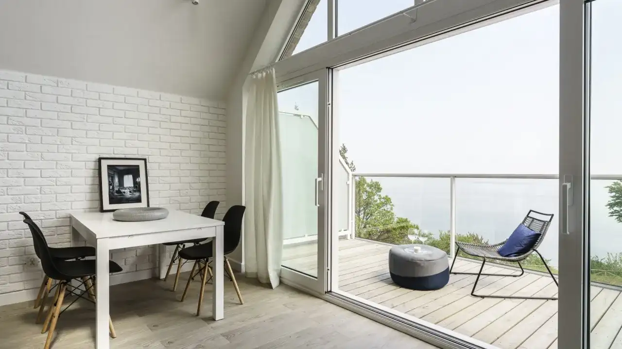 Gdzie są najtańsze mieszkania nad morzem i jak uniknąć przepłacania