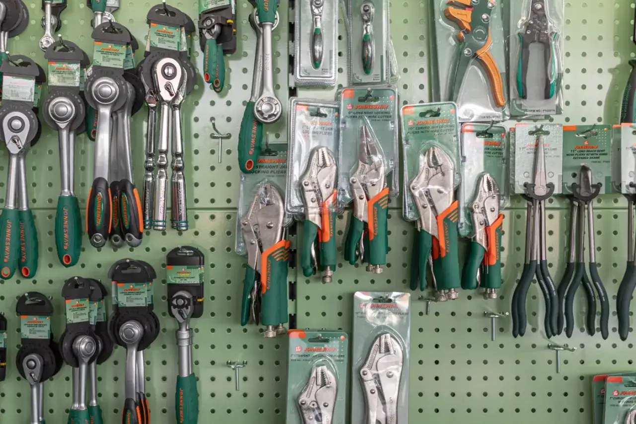 Bez tych narzędzi warsztatowych Twój biznes nie osiągnie całego potencjału. Warto je kupić