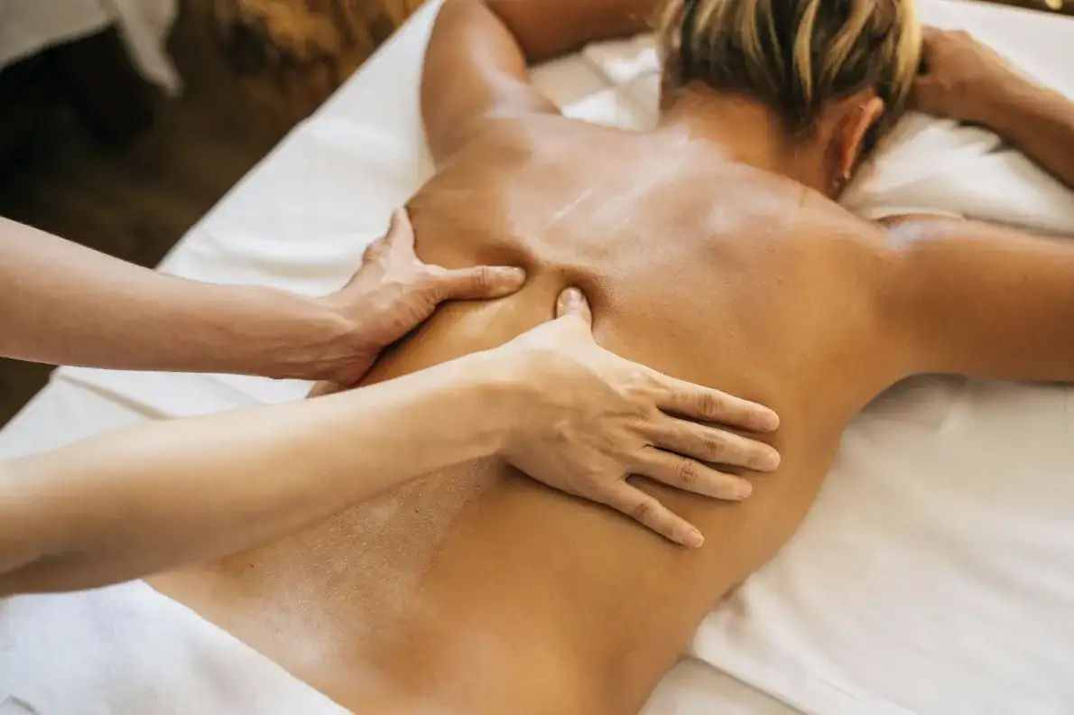 Czy da się zastąpić fizjoterapeutę domowymi masażami?