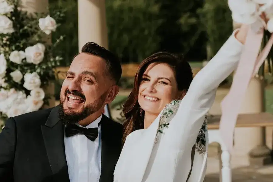 Ile lat ma żona Agustina Egurroli? Odkryj tajemnice jej wieku!