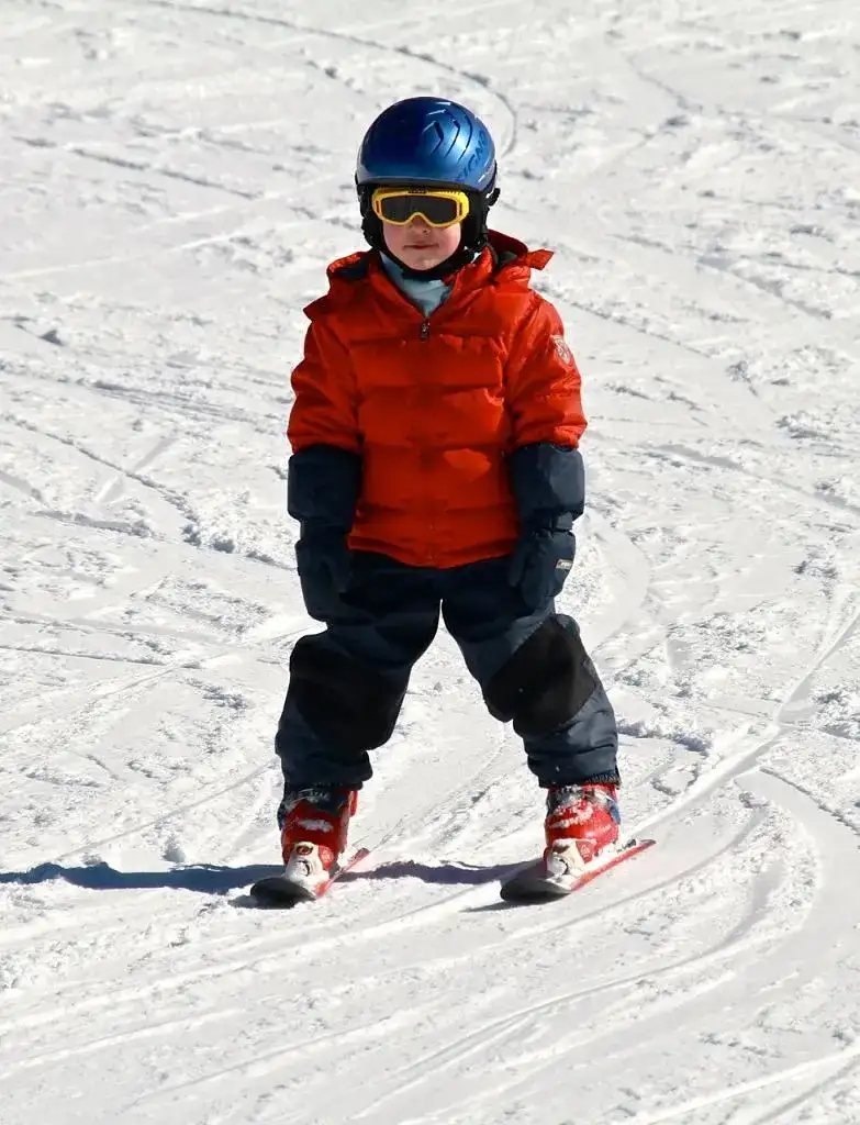 W co ubrać dziecko na narty: 7 kluczowych porad dla rodziców