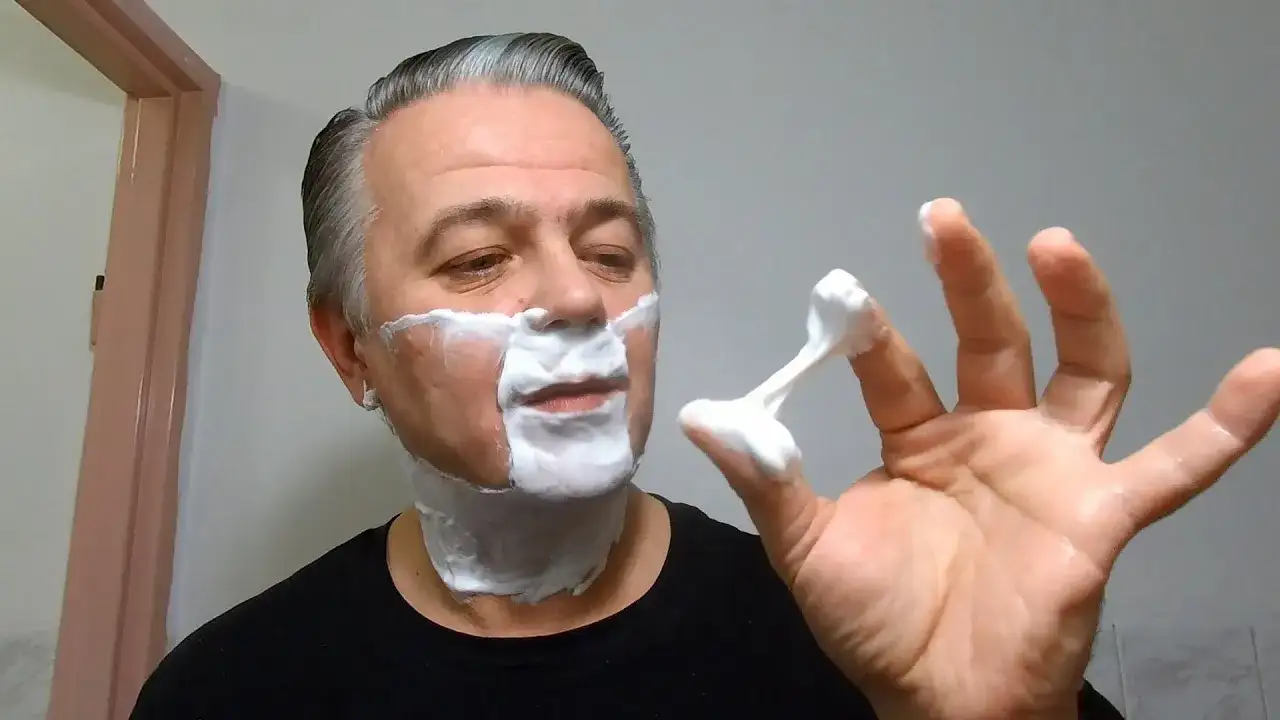 Jak się golić maszynką na żyletki bez podrażnień i z efektami