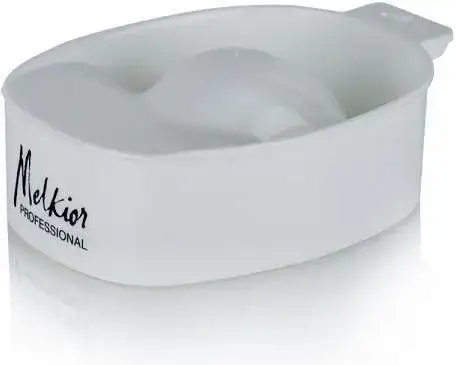 Miseczka do manicure – do czego służy i jak ułatwia pielęgnację paznokci