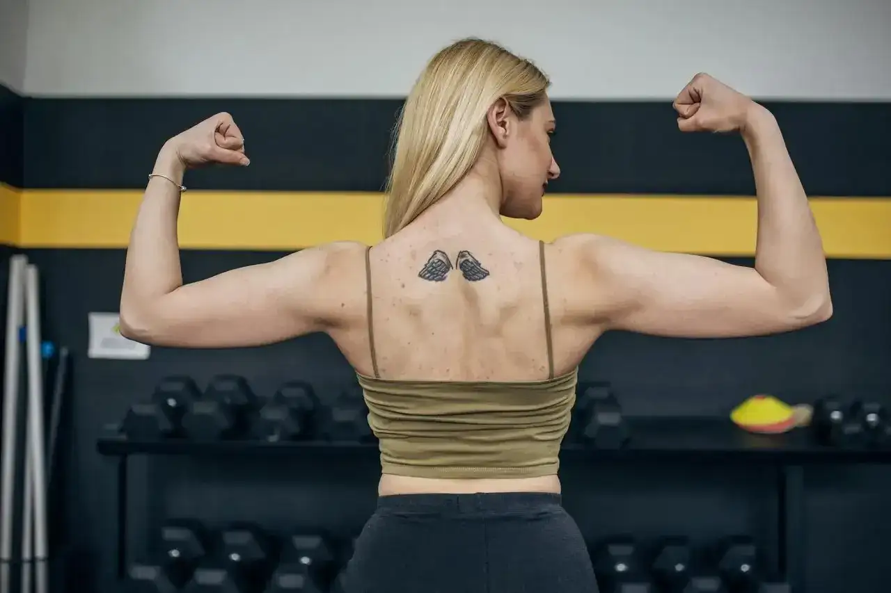 Czy po zrobieniu tatuażu można ćwiczyć? Dowiedz się, jak uniknąć problemów.