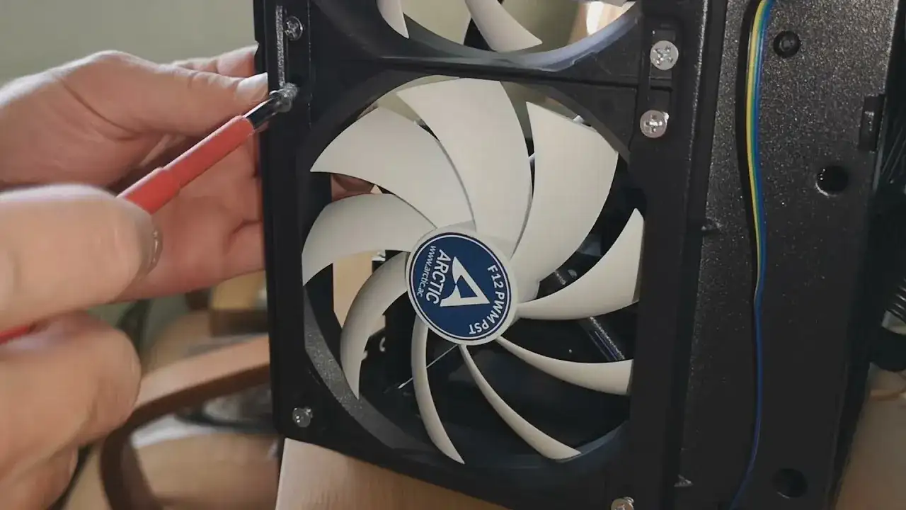 Jak montować wentylatory w obudowie: 9 kluczowych wskazówek